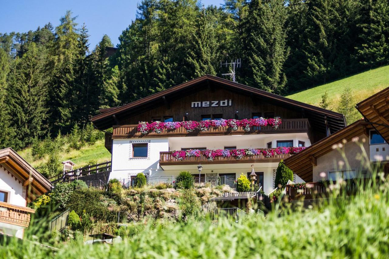 Apartments Mezdi Santa Cristina Val Gardena Экстерьер фото